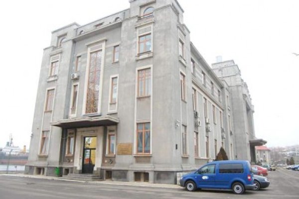 Portul Constanţa cumpără energie electrică de peste 5 milioane de euro